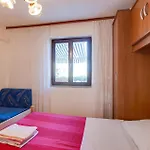 Front In With Wifi Apartmán Kornić
